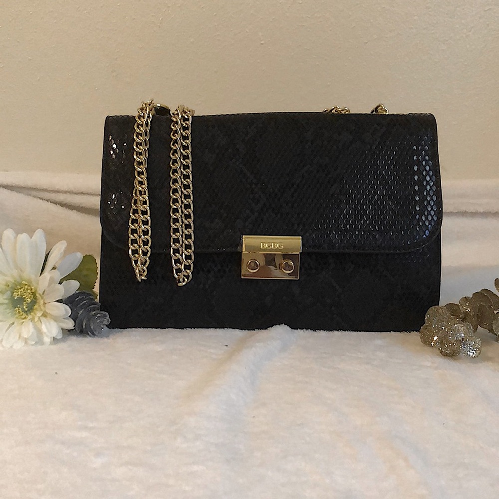 BCBG Black Shoulder Bag💛